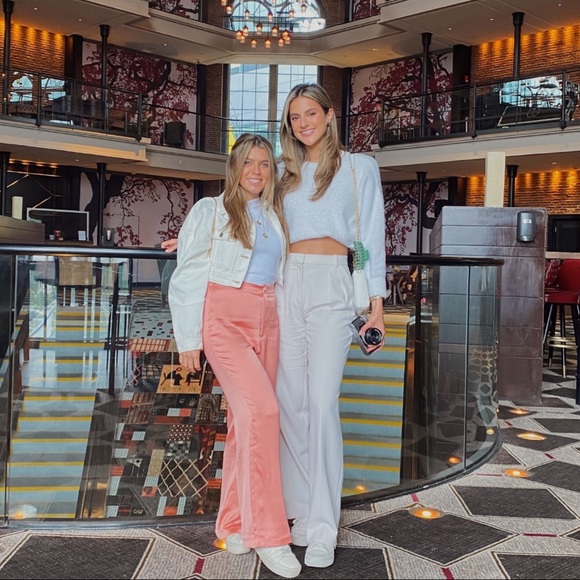 Meet your Posher, Taylor - Picture 6 of 6